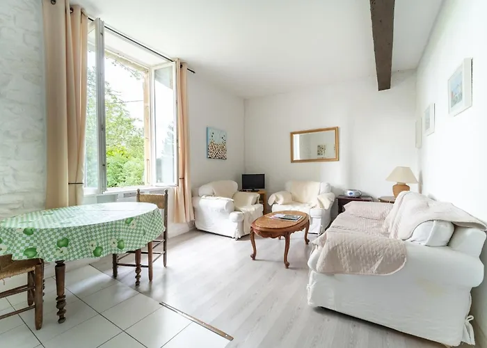 1 Bedroom Stunning In *